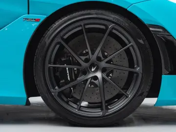McLaren 750S Spider MSO TOKYO-CYAN