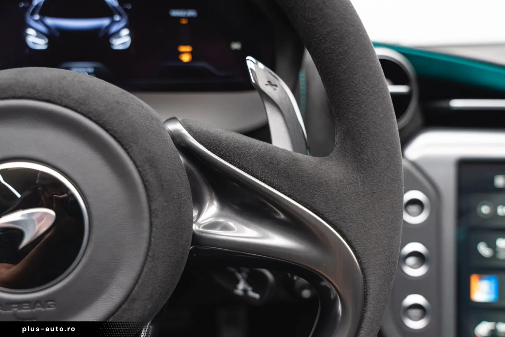 McLaren 750S Spider MSO TOKYO-CYAN