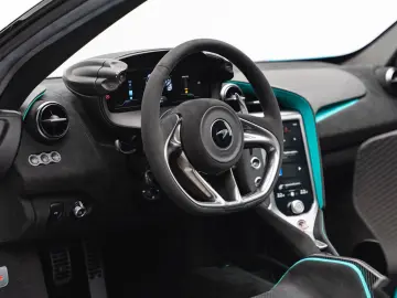 McLaren 750S Spider MSO TOKYO-CYAN