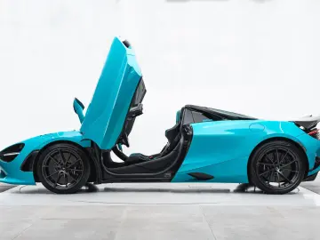 McLaren 750S Spider MSO TOKYO-CYAN