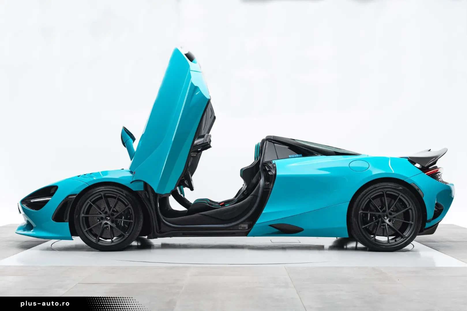 McLaren 750S Spider MSO TOKYO-CYAN