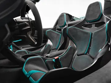 McLaren 750S Spider MSO TOKYO-CYAN