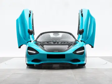 McLaren 750S Spider MSO TOKYO-CYAN
