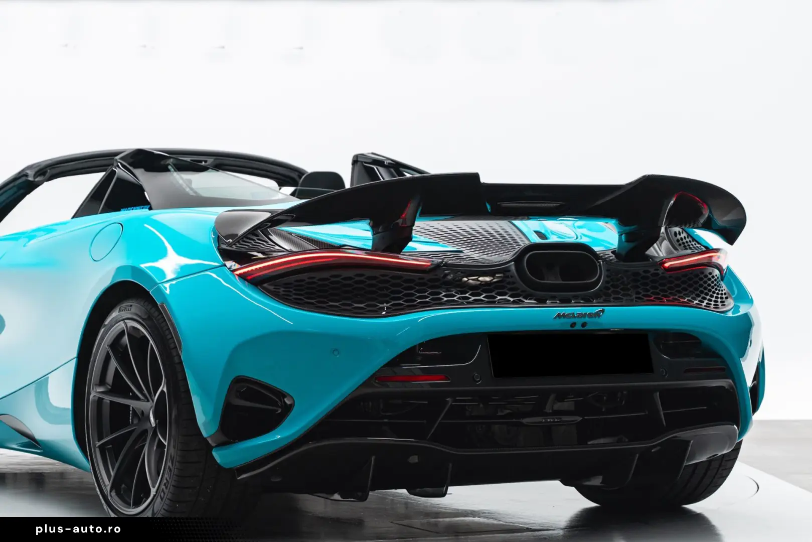 McLaren 750S Spider MSO TOKYO-CYAN