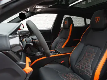Lamborghini Urus SE AD-PERSONAM MY2025 FULL-CARBON