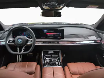 BMW i7 M70 xDrive M