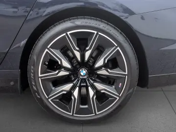 BMW i7 M70 xDrive M