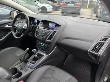 Ford Focus 2.0TDCi 136CP KeylessGo IncalzireScaune ParkAssis