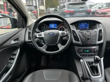 Ford Focus 2.0TDCi 136CP KeylessGo IncalzireScaune ParkAssis