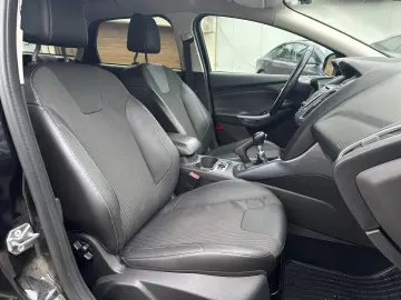 Ford Focus 2.0TDCi 136CP KeylessGo IncalzireScaune ParkAssis