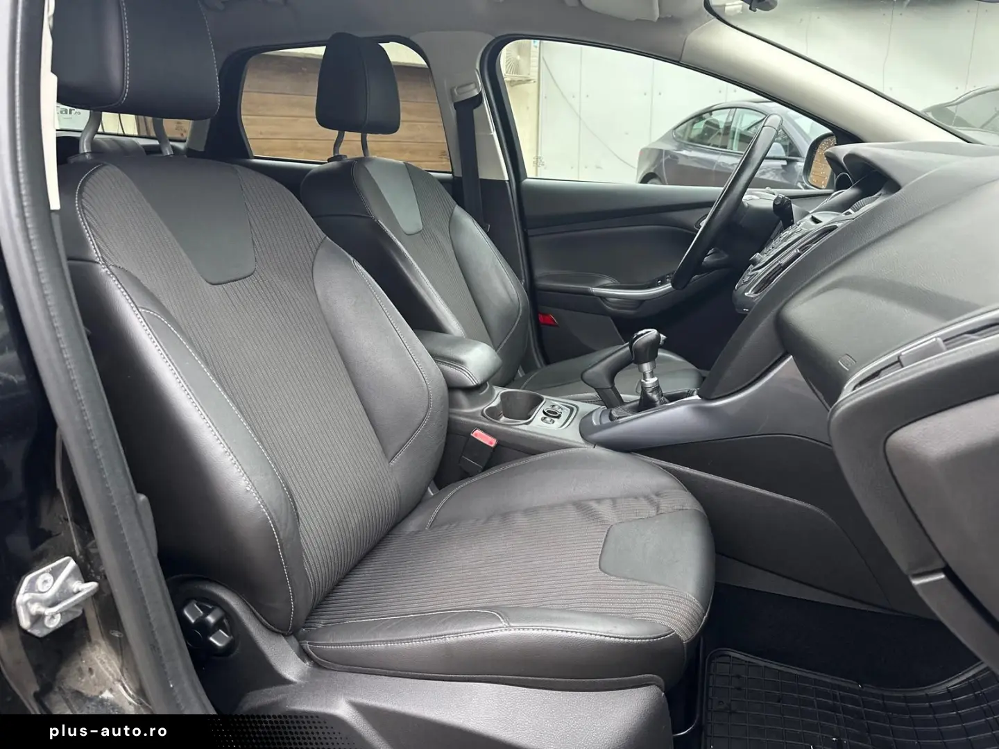 Ford Focus 2.0TDCi 136CP KeylessGo IncalzireScaune ParkAssis