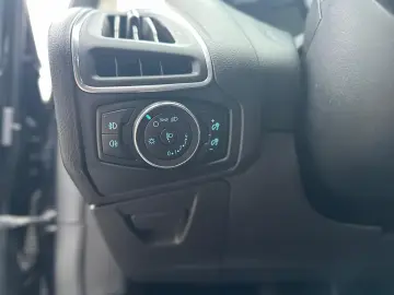 Ford Focus 2.0TDCi 136CP KeylessGo IncalzireScaune ParkAssis