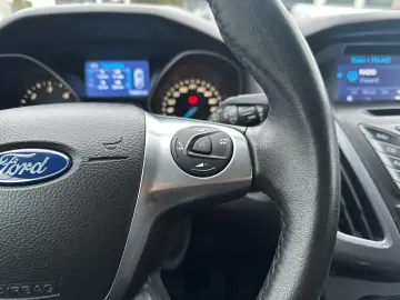Ford Focus 2.0TDCi 136CP KeylessGo IncalzireScaune ParkAssis