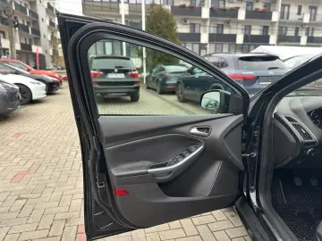 Ford Focus 2.0TDCi 136CP KeylessGo IncalzireScaune ParkAssis