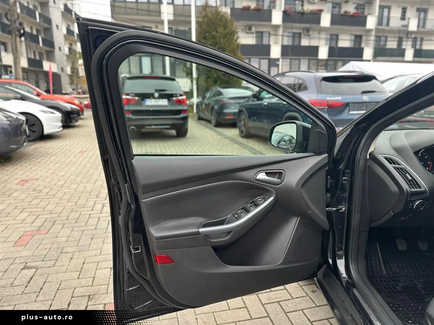 Ford Focus 2.0TDCi 136CP KeylessGo IncalzireScaune ParkAssis