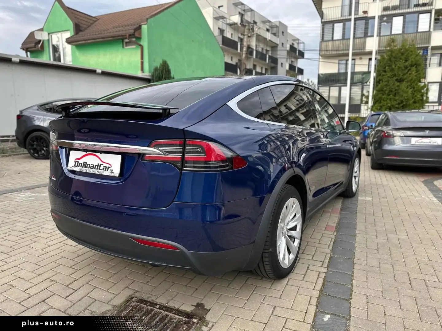 Tesla T-Model-X