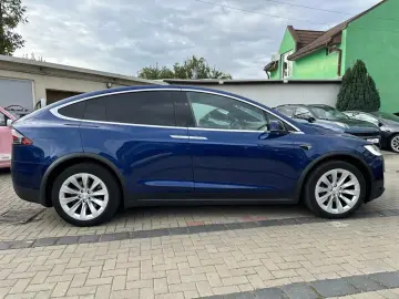 Tesla T-Model-X