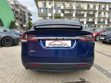Tesla T-Model-X