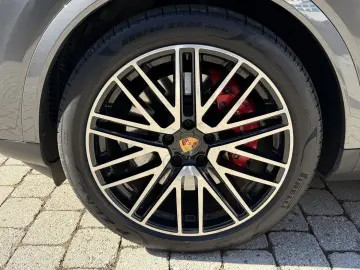 PORSCHE Cayenne Coupe S Matrix HA-Lenk SportAbgas Bose