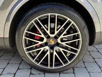 PORSCHE Cayenne Coupe S Matrix HA-Lenk SportAbgas Bose