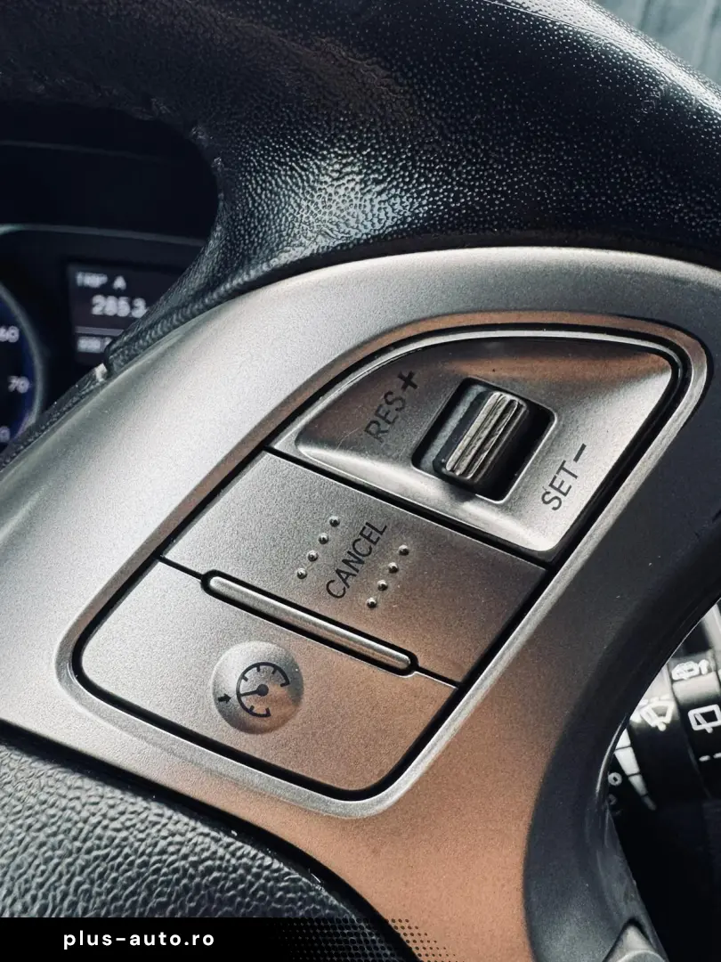 Hyundai Tucson IX-35   2.0 BENZINA 163CP   Fab 04.2010