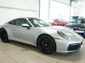 PORSCHE 911 992 Carrera 4S Coupé Sportabg. Glasdach BOSE