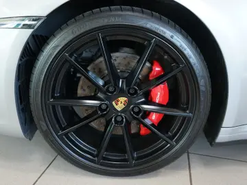 PORSCHE 911 992 Carrera 4S Coupé Sportabg. Glasdach BOSE