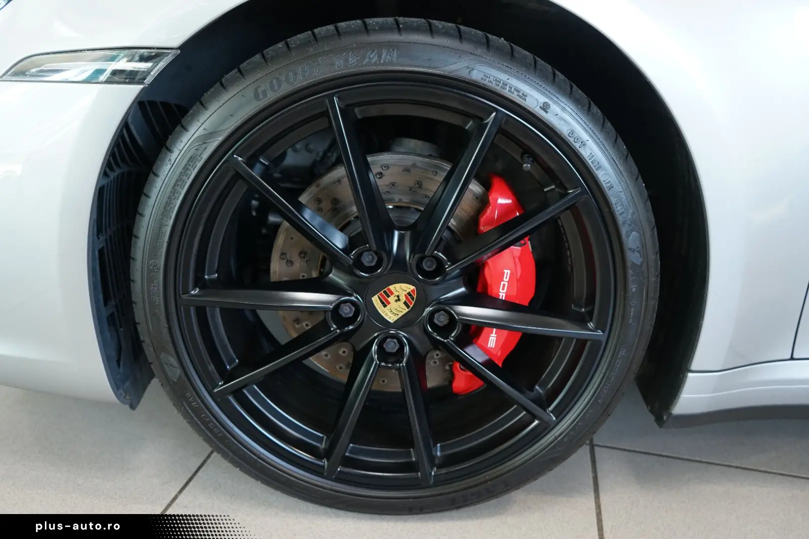 PORSCHE 911 992 Carrera 4S Coupé Sportabg. Glasdach BOSE