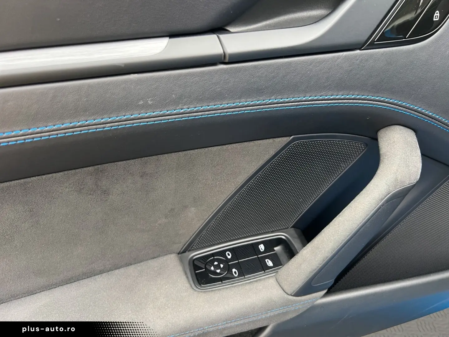 PORSCHE 992 GT3 CLUBSPORT LIFT CARBON SCHALE MATRIX