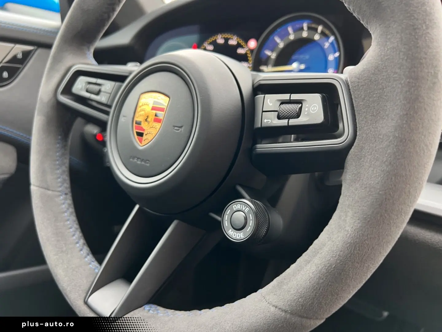 PORSCHE 992 GT3 CLUBSPORT LIFT CARBON SCHALE MATRIX