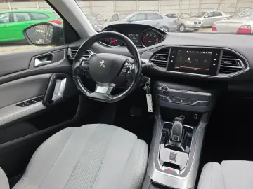 Peugeot 308 1.5 BlueHDi GT Pack Posibilitate Rate