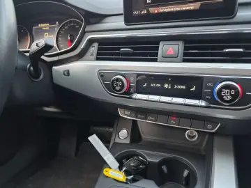 Audi A4 2.0 TDI S tronic Sport Posibilitate Rate