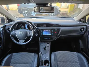 Toyota Auris Touring Sports Hybrid Lounge Rate