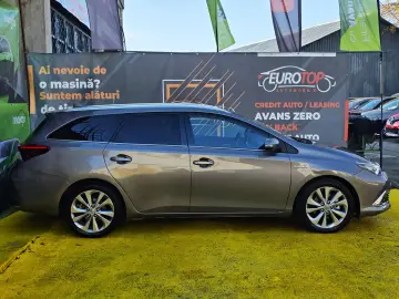 Toyota Auris Touring Sports Hybrid Lounge Rate