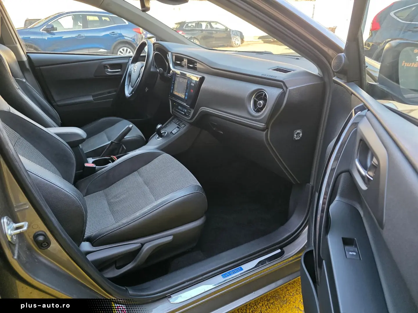 Toyota Auris Touring Sports Hybrid Lounge Rate