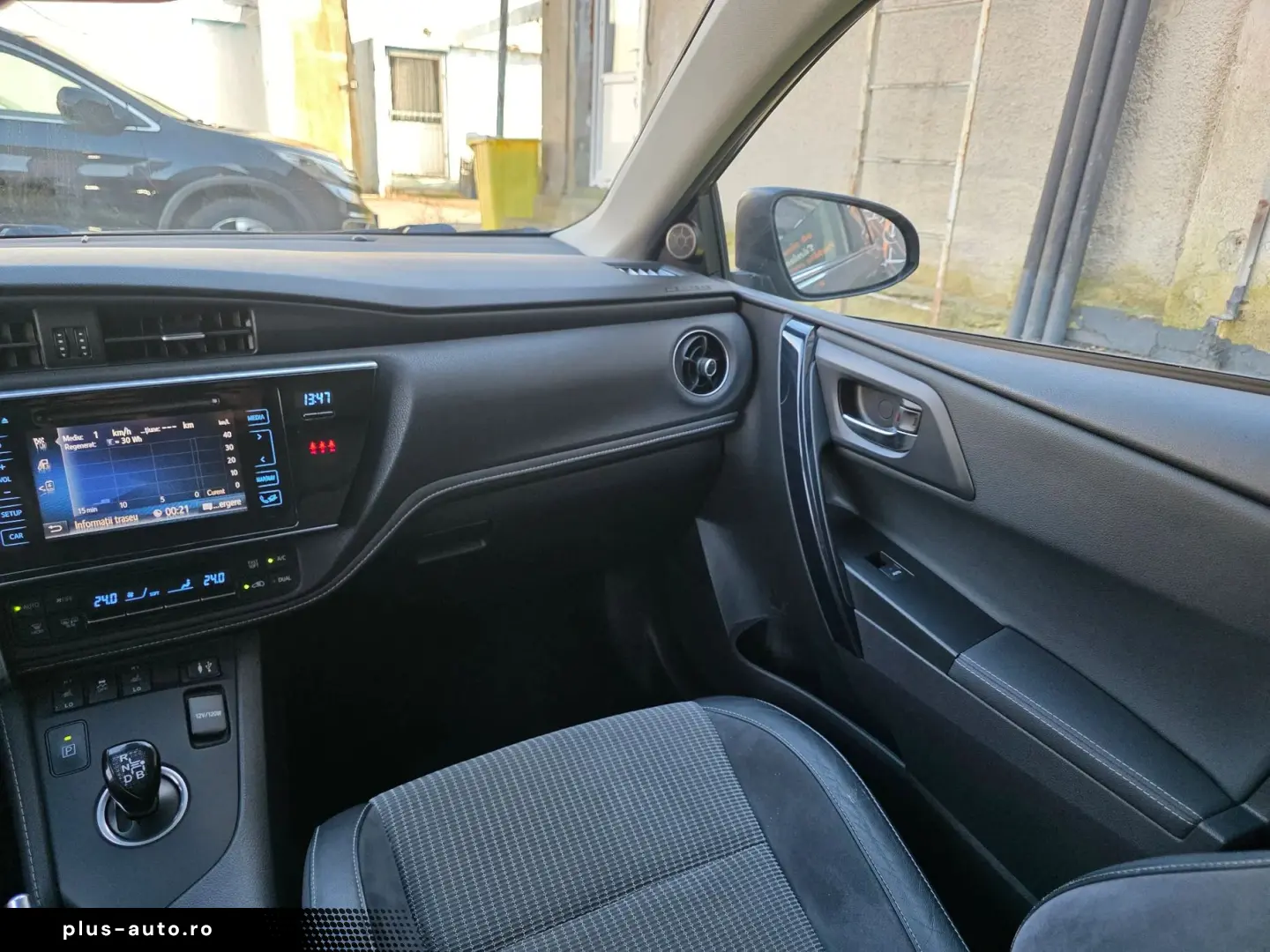 Toyota Auris Touring Sports Hybrid Lounge Rate