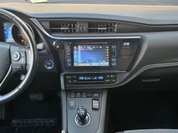 Toyota Auris Touring Sports Hybrid Lounge Rate