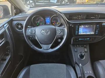 Toyota Auris Touring Sports Hybrid Lounge Rate