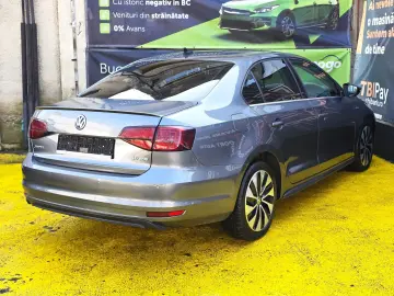 Volkswagen Jetta 1.4 DSG Highline Hybrid Automată