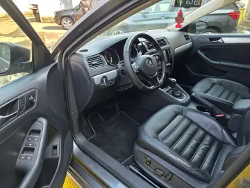 Volkswagen Jetta 1.4 DSG Highline Hybrid Automată