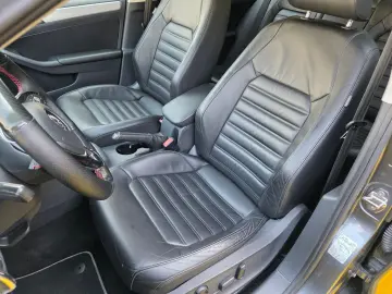 Volkswagen Jetta 1.4 DSG Highline Hybrid Automată