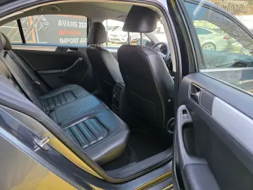 Volkswagen Jetta 1.4 DSG Highline Hybrid Automată