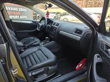 Volkswagen Jetta 1.4 DSG Highline Hybrid Automată