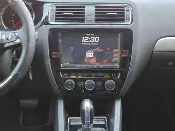 Volkswagen Jetta 1.4 DSG Highline Hybrid Automată