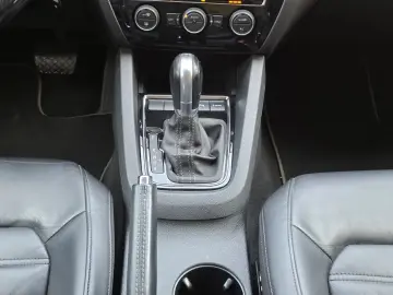 Volkswagen Jetta 1.4 DSG Highline Hybrid Automată