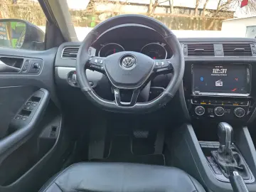 Volkswagen Jetta 1.4 DSG Highline Hybrid Automată