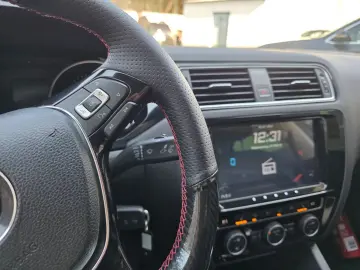 Volkswagen Jetta 1.4 DSG Highline Hybrid Automată