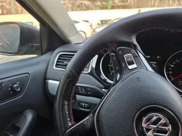 Volkswagen Jetta 1.4 DSG Highline Hybrid Automată