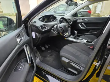 Peugeot 308 1.2 PureTech Allure Rate