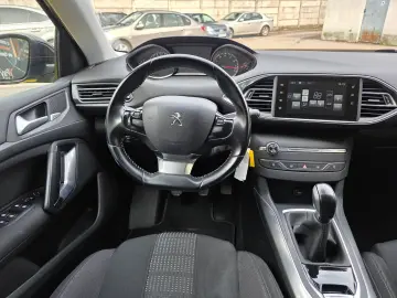Peugeot 308 1.2 PureTech Allure Rate